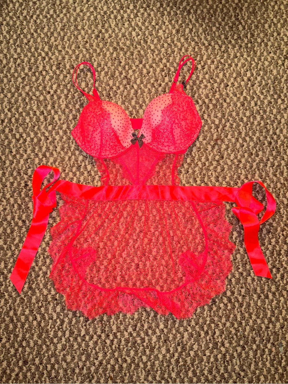 Victoria’s Secret Hot Pink/Coral Polka Dot Lace Lingerie Apron Size 36D